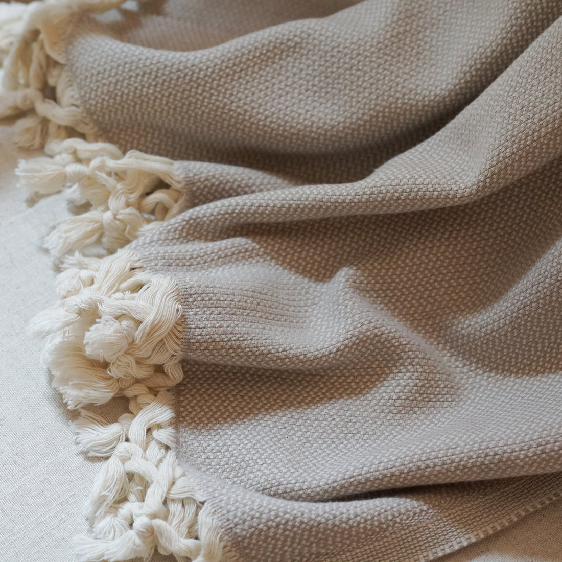 Pebble Throw Beige