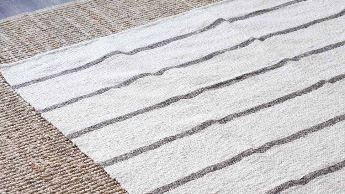 Lineas Area Rug - 5'x8' - Ivory