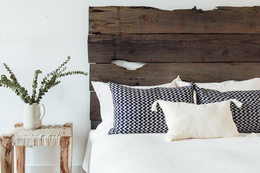 Kala Collective - La Laguna Pillow Lumbar - Indigo & Ivory - Natural Dye Cotton