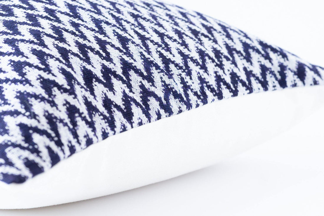 Kala Collective - La Laguna Pillow Lumbar - Indigo & Ivory - Natural Dye Cotton