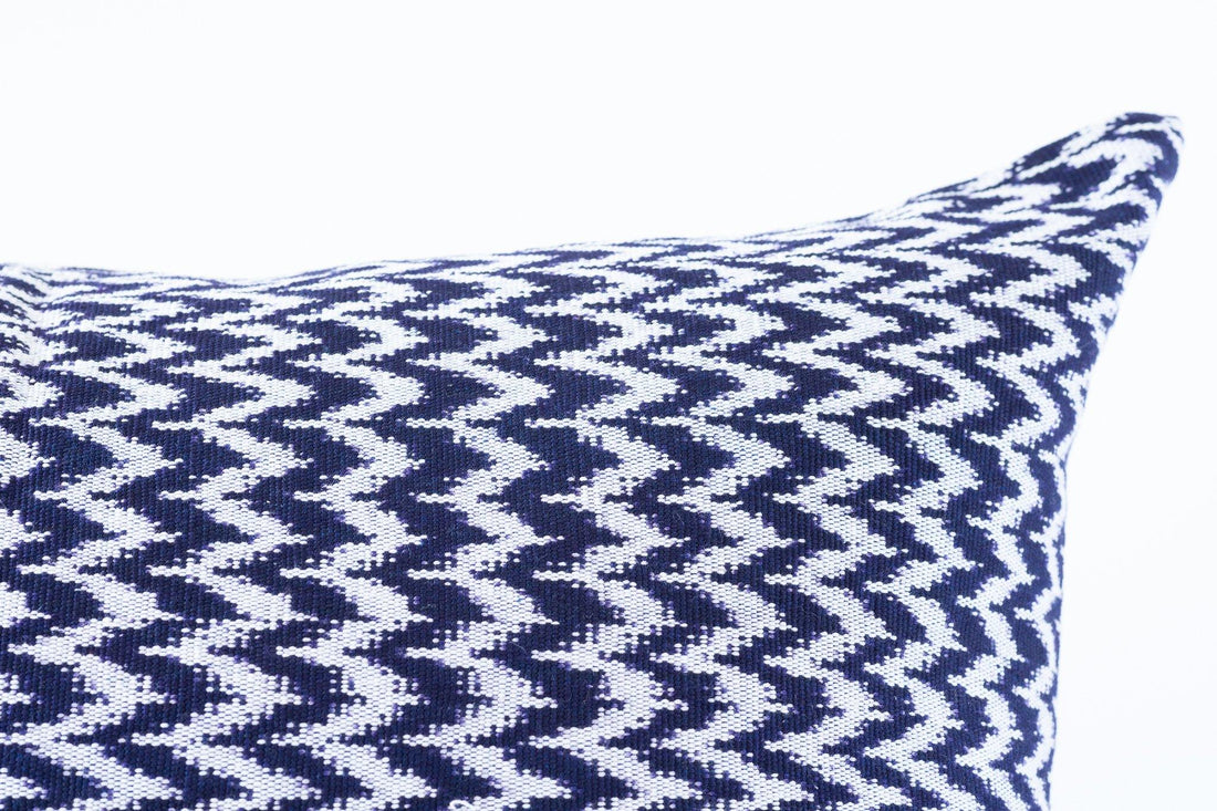 Kala Collective - La Laguna Pillow - Indigo & Ivory - Natural Dye Cotton