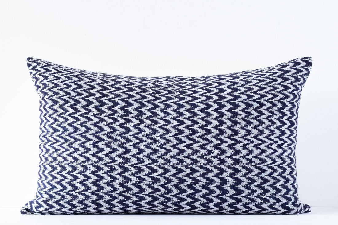 Kala Collective - La Laguna Pillow - Indigo & Ivory - Natural Dye Cotton