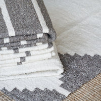 Momos Area Rug - 5'x8' - Ivory & Grey