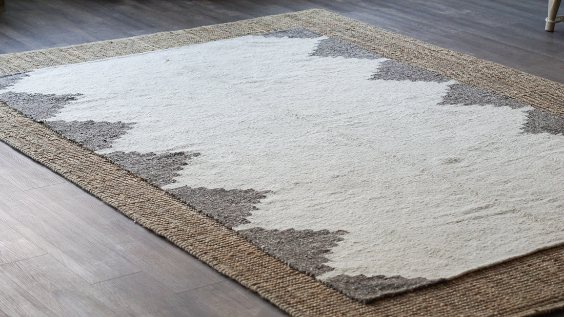 Momos Area Rug - 5'x8' - Ivory & Grey