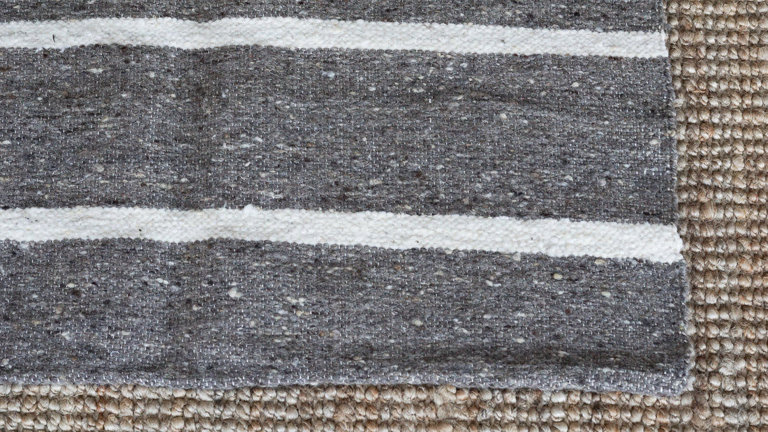 Lineas Area Rug - 5'x8' - Grey