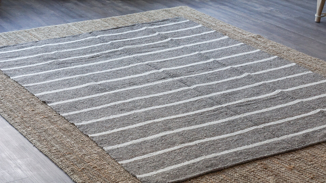 Lineas Area Rug - 5'x8' - Grey